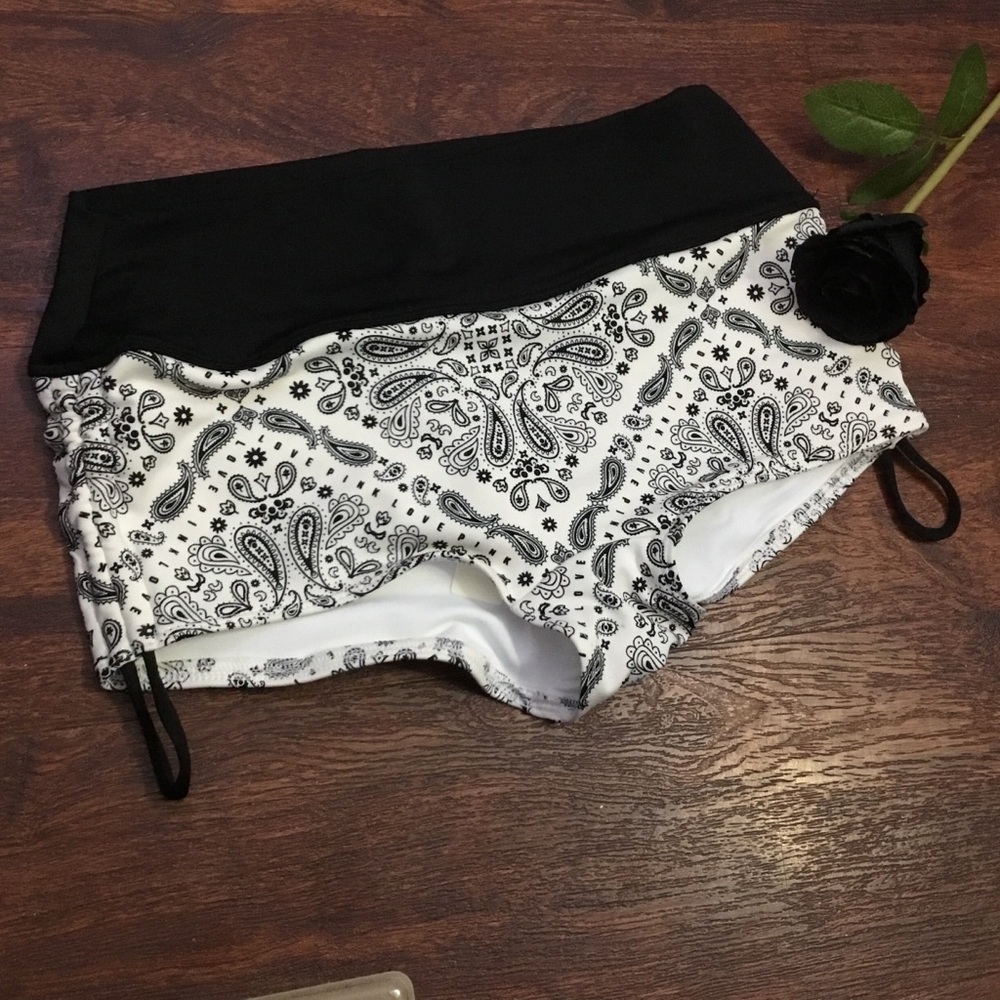 VICTORIA SECRET GYM TO SWIM SHORTS